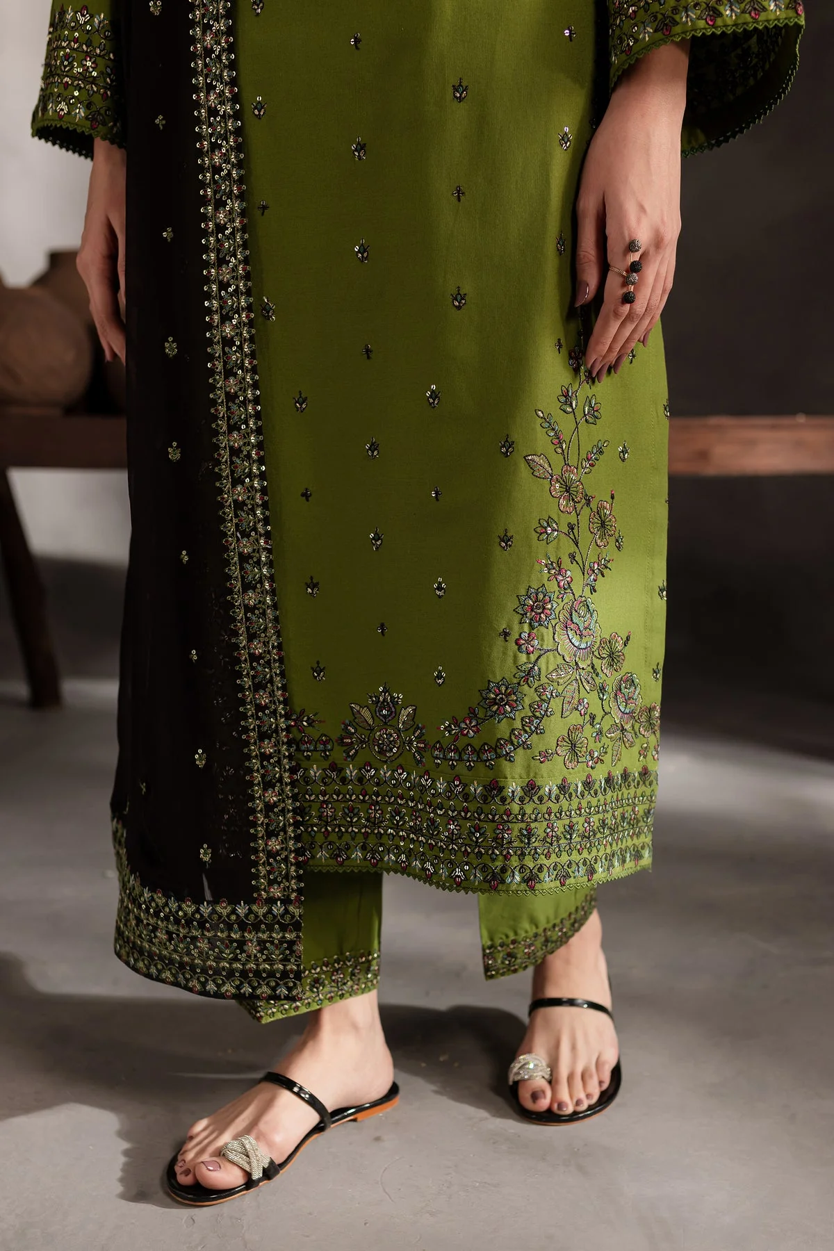 Ezzah Embroidered 3pc - Image 5
