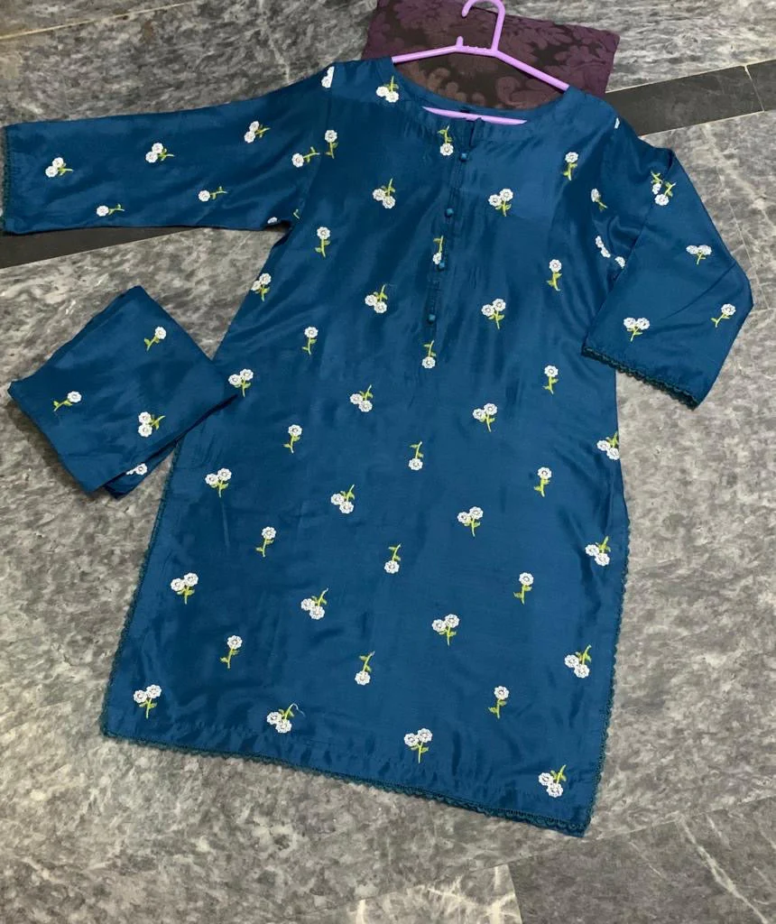 Floral embroidered 2pc - Image 5