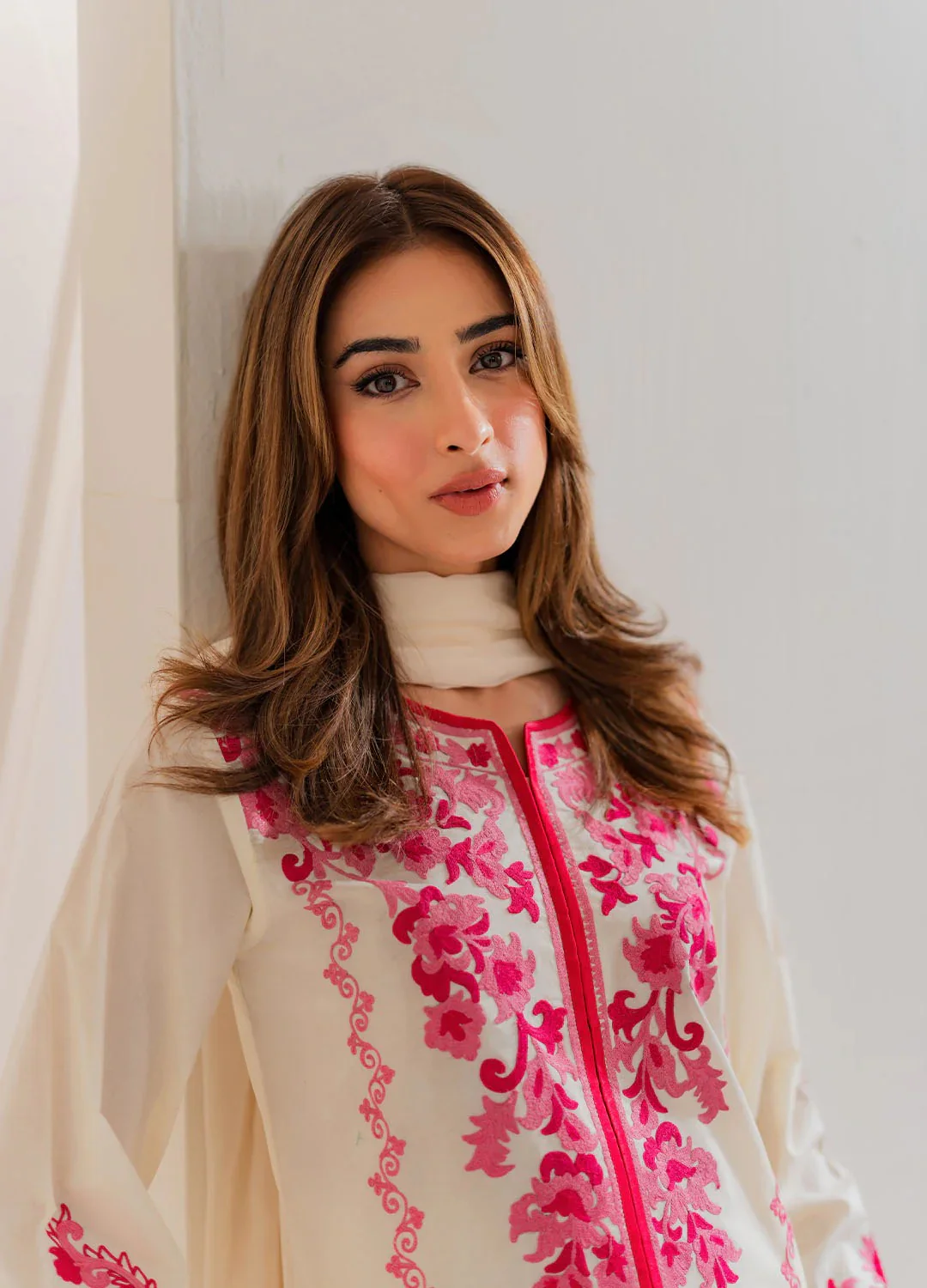 Raya Embroidered 3pc - Image 5
