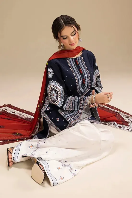 Roha Embroidered 3pc - Image 4