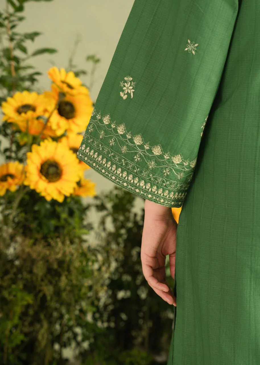 Zarnab Embroidered 3pc (Winter Special) - Image 8